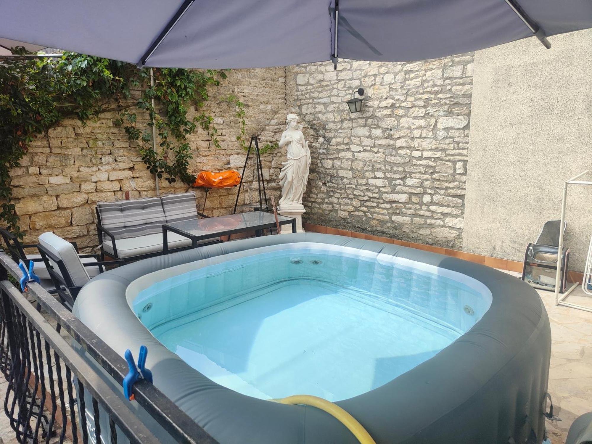 La Taniere Des Tanneries Bed and Breakfast Tonnerre Buitenkant foto