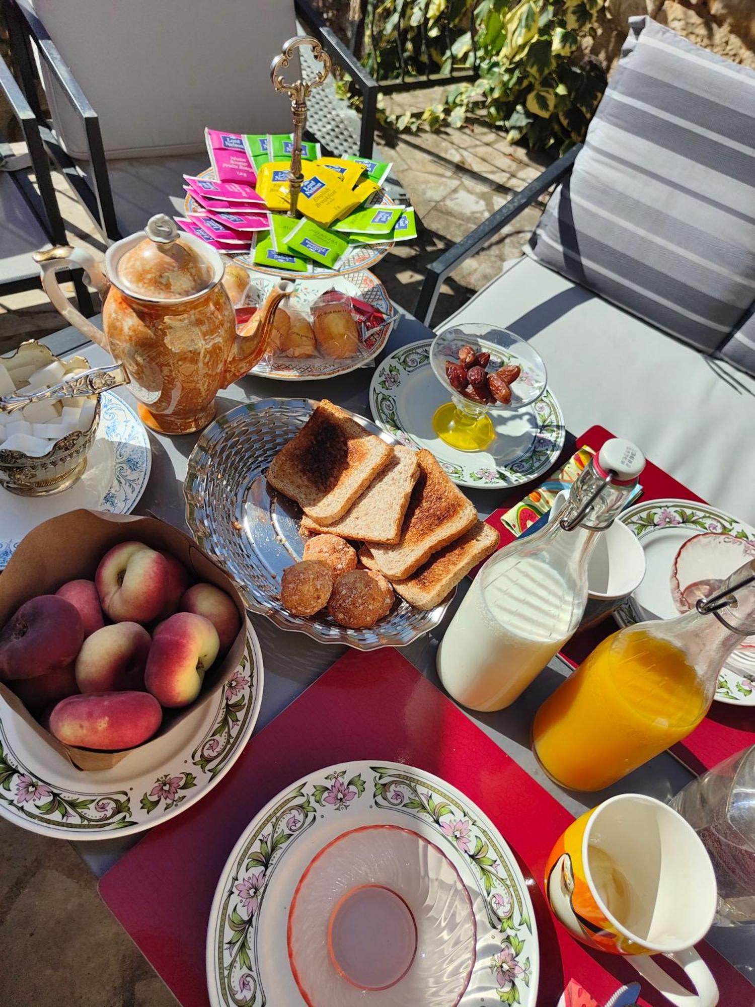La Taniere Des Tanneries Bed and Breakfast Tonnerre Buitenkant foto
