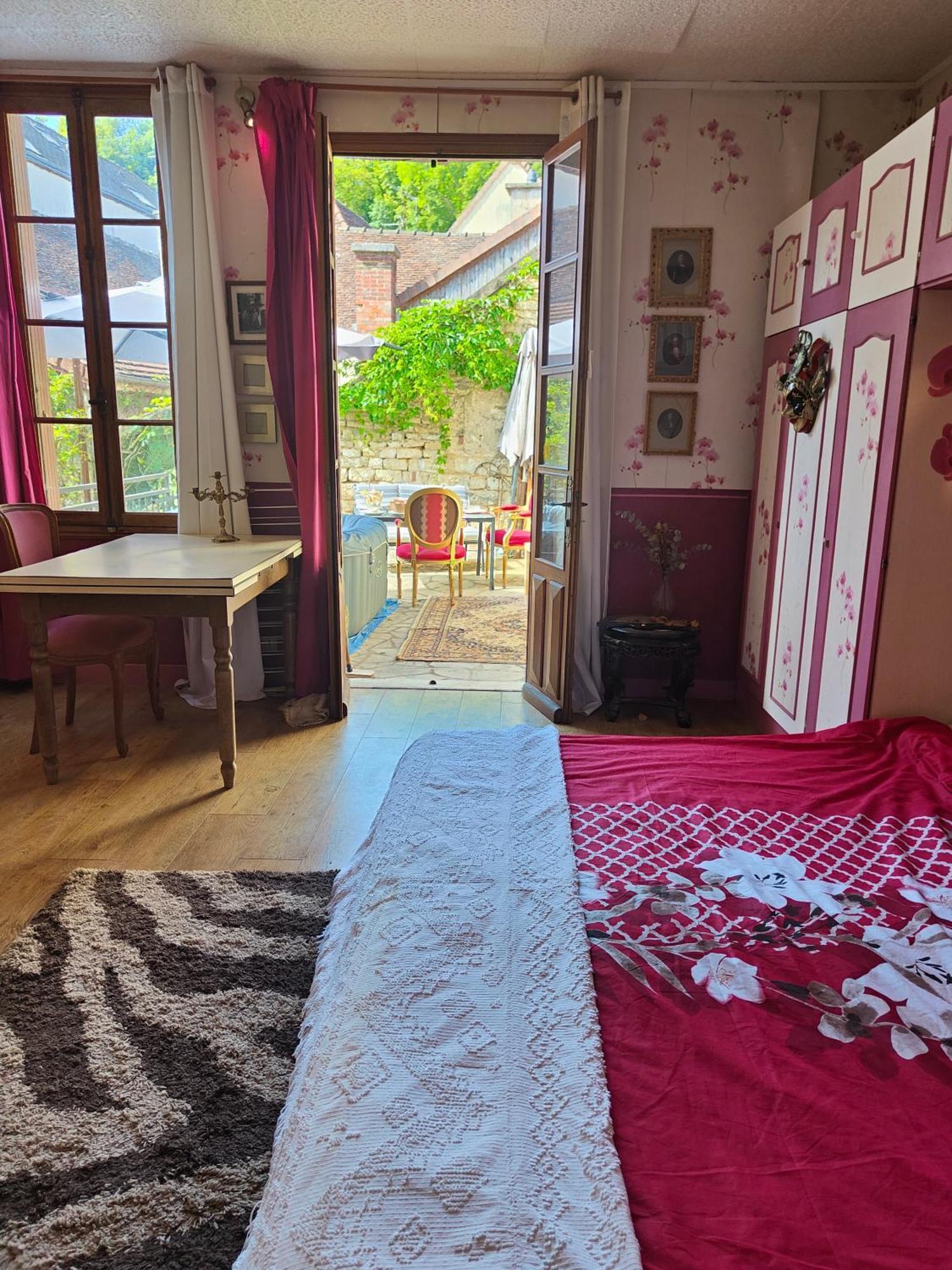 La Taniere Des Tanneries Bed and Breakfast Tonnerre Buitenkant foto